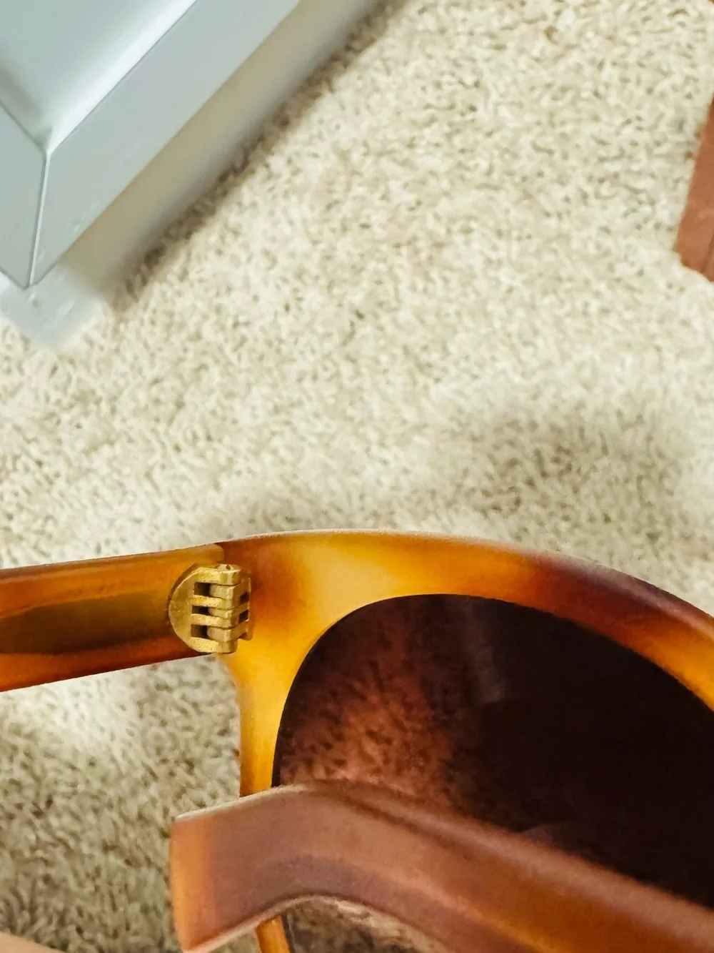 Oliver Peoples Tortoiseshell Sunglasses in Amber Brown GREGORY PECK.  NO CASE
